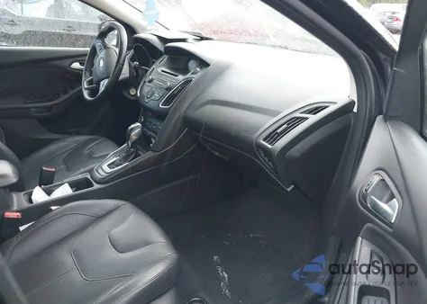 2015 Ford Focus Se z USA, uszkodzony, nr VIN 1FADP3K21FL213775